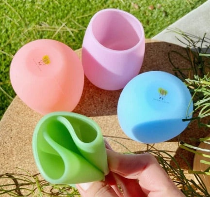 Set of 4 colored silicone travel wine glasses