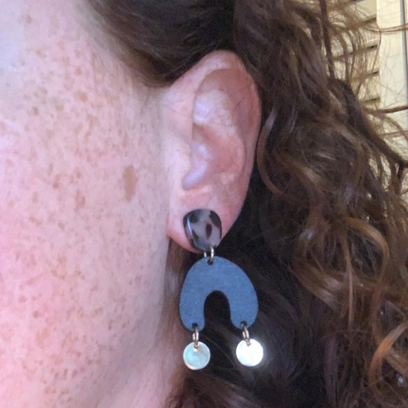 tortoise-post-drop-earrings-on-model-black-gold-brown
