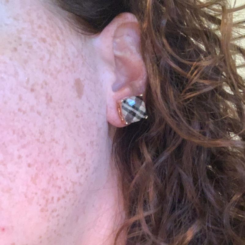 beige-plaid-stud-earrings-on-model